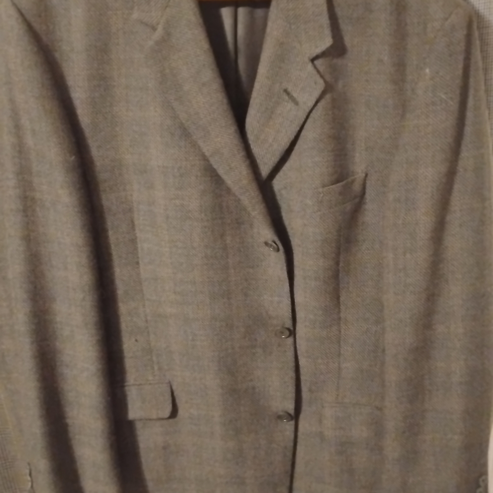 Krizia men’s blazer in 100% worsted wool, size 44R, styled in Italy